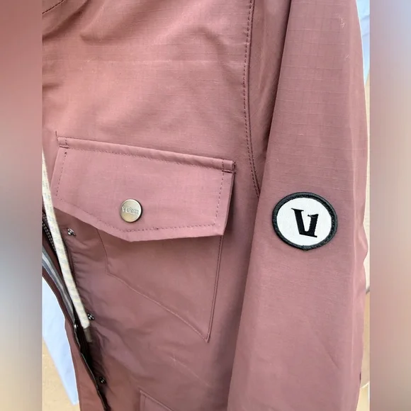 Vuori Women's Palisades Raincoat - Picture 5 of 5